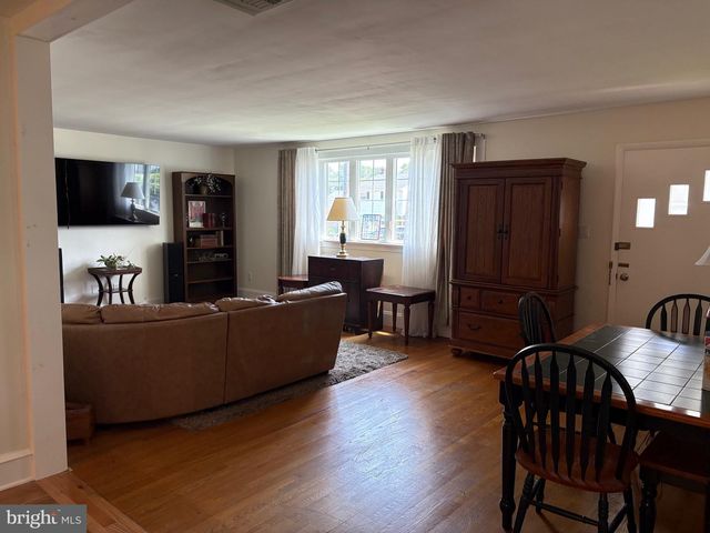 135 QUEEN AVE, Pennsville, NJ 08070