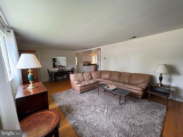 135 QUEEN AVE, Pennsville, NJ 08070