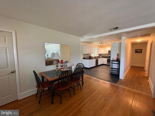 135 QUEEN AVE, Pennsville, NJ 08070