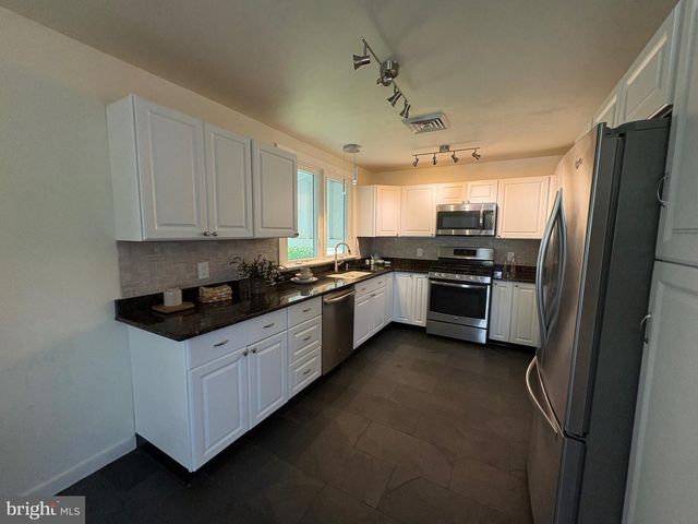 135 QUEEN AVE, Pennsville, NJ 08070