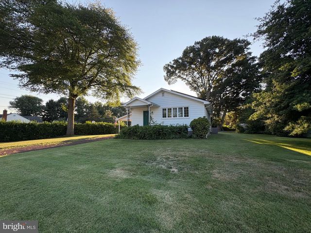 135 QUEEN AVE, Pennsville, NJ 08070