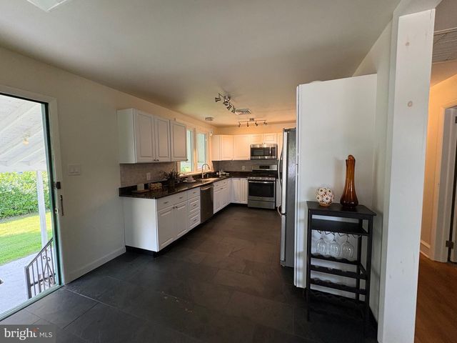 135 QUEEN AVE, Pennsville, NJ 08070