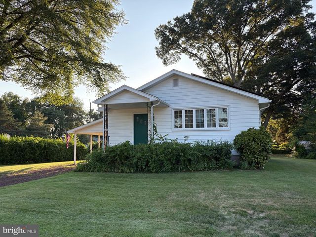 135 QUEEN AVE, Pennsville, NJ 08070