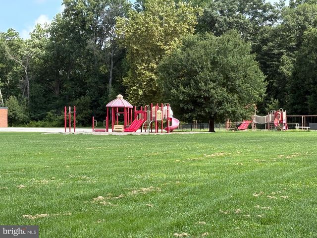 135 QUEEN AVE, Pennsville, NJ 08070