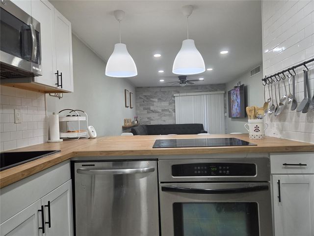 2850 N POWERS DRIVE 83, Orlando, FL 32818