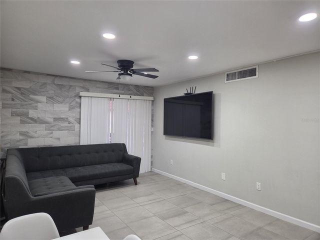 2850 N POWERS DRIVE 83, Orlando, FL 32818