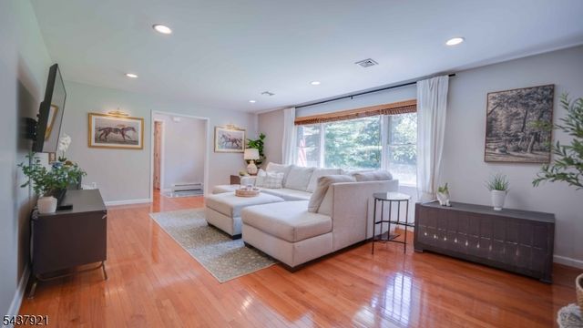 130 Cherryville Hollow Rd, Raritan Twp., NJ 08822