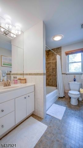 130 Cherryville Hollow Rd, Raritan Twp., NJ 08822