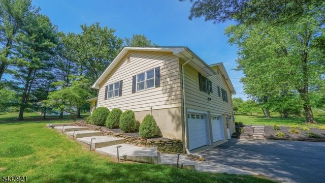 130 Cherryville Hollow Rd, Raritan Twp., NJ 08822