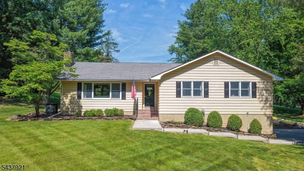 130 Cherryville Hollow Rd, Raritan Twp., NJ 08822
