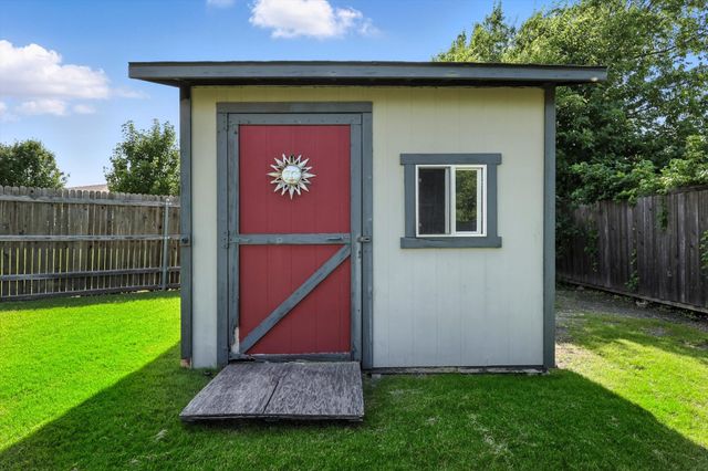 1925 Fountain Spray Drive, Wylie, TX 75098