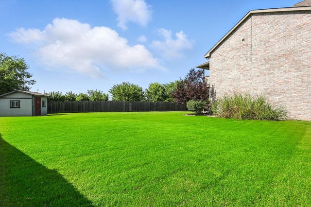 1925 Fountain Spray Drive, Wylie, TX 75098