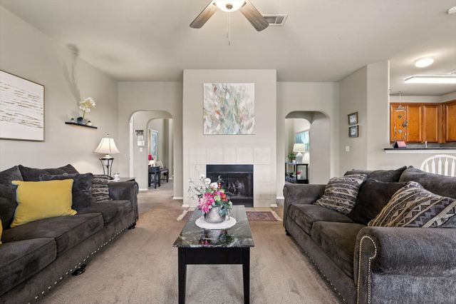 1925 Fountain Spray Drive, Wylie, TX 75098