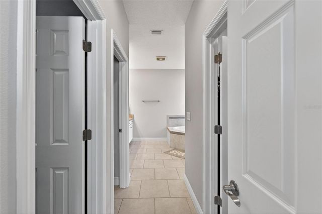 5427 SILVER SUN DRIVE, Apollo Beach, FL 33572