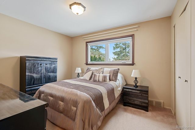 13443 Haupt Drive, Warren, MI 48088