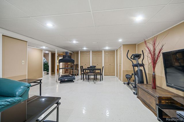 13443 Haupt Drive, Warren, MI 48088