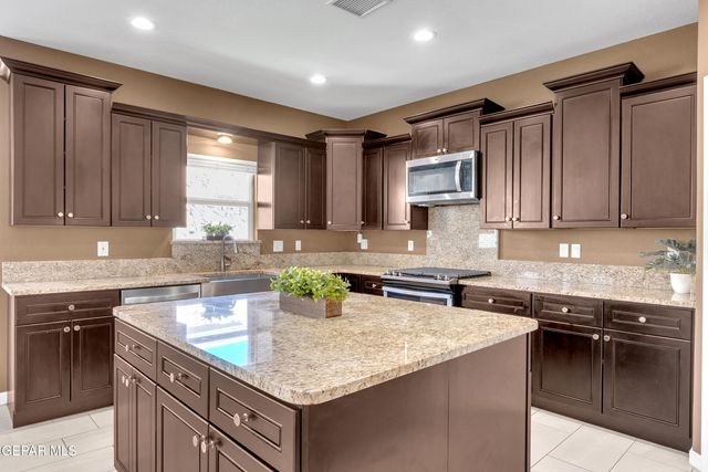 468 EMERALD BLUFF Drive, Horizon City, TX 79928