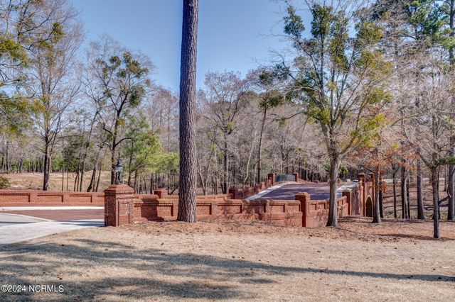 114 Firethorn Circle, Wallace, NC 28466