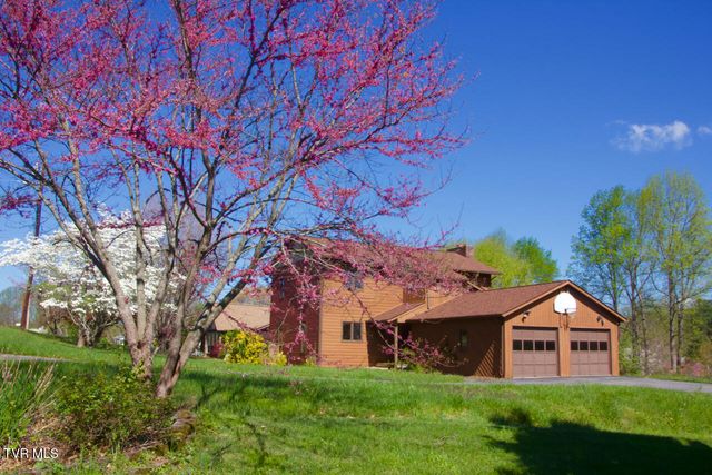 4 South Hills Circle, Johnson City, TN 37601