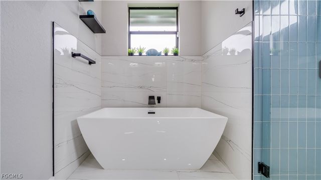 4211 10th ST SW, Lehigh Acres, FL 33976