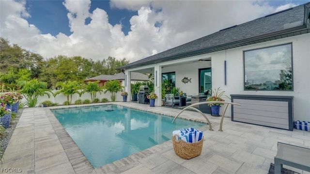 4211 10th ST SW, Lehigh Acres, FL 33976