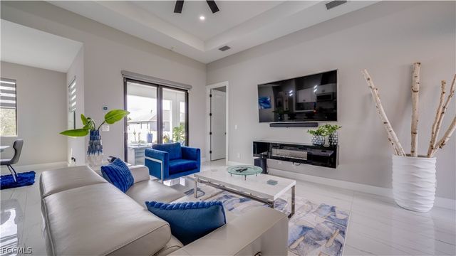 4211 10th ST SW, Lehigh Acres, FL 33976