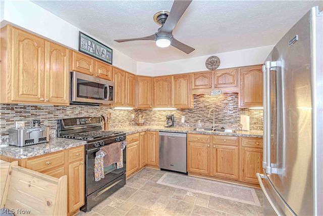 2989 Fair Oaks Drive, Norton, OH 44203
