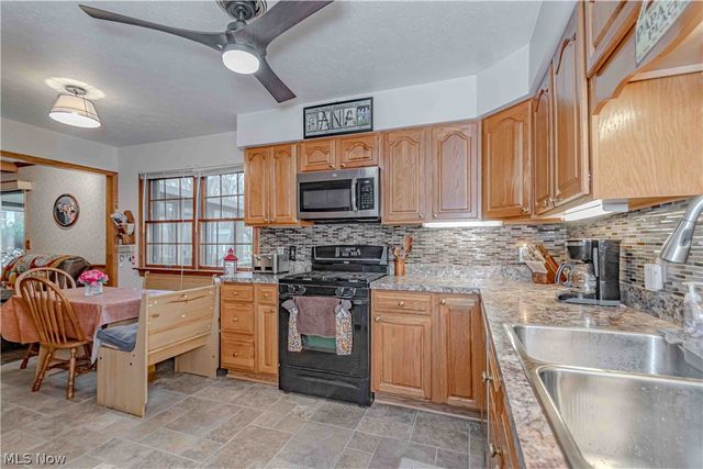 2989 Fair Oaks Drive, Norton, OH 44203