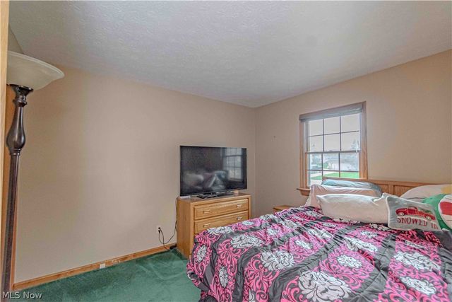 2989 Fair Oaks Drive, Norton, OH 44203