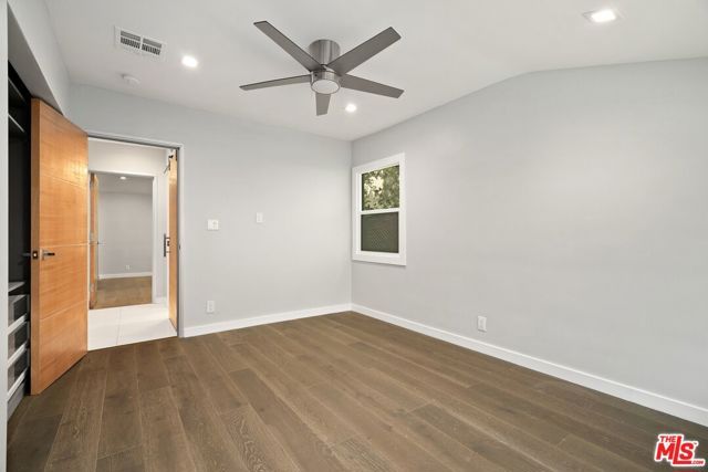 22263 Buena Ventura Street, Woodland Hills (los Angeles), CA 91364