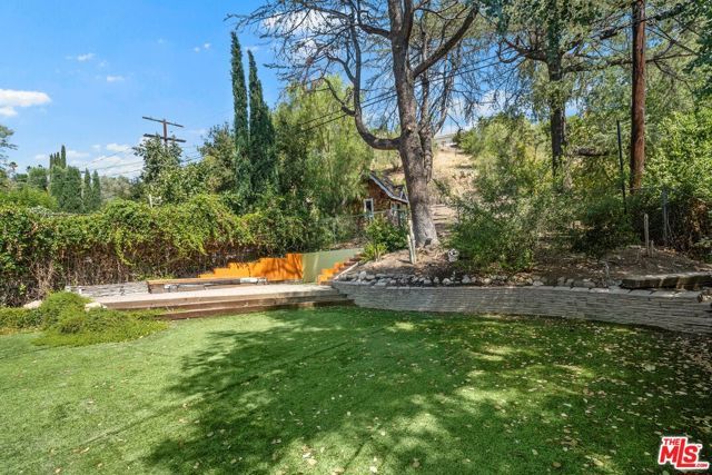 22263 Buena Ventura Street, Woodland Hills (los Angeles), CA 91364