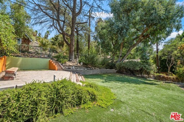 22263 Buena Ventura Street, Woodland Hills (los Angeles), CA 91364