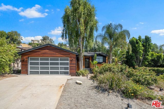 22263 Buena Ventura Street, Woodland Hills (los Angeles), CA 91364