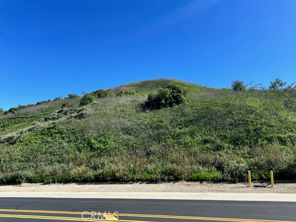 Image 2 of property listing at 310 Bell Canyon, West Hills, CA 91307