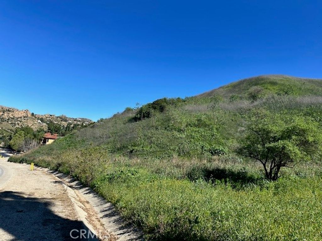 Image 3 of property listing at 310 Bell Canyon, West Hills, CA 91307