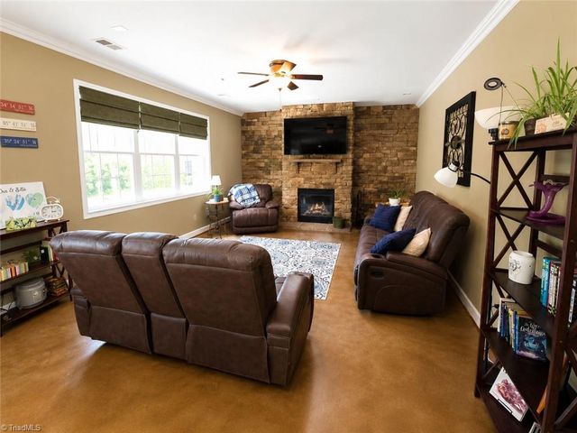 4617 Dry Creek Court, High Point, NC 27265