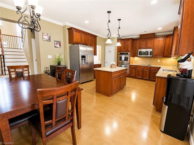 4617 Dry Creek Court, High Point, NC 27265