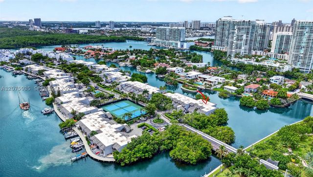 203 Poinciana Dr 103, Sunny Isles Beach, FL 33160