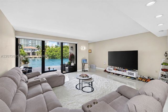 203 Poinciana Dr 103, Sunny Isles Beach, FL 33160