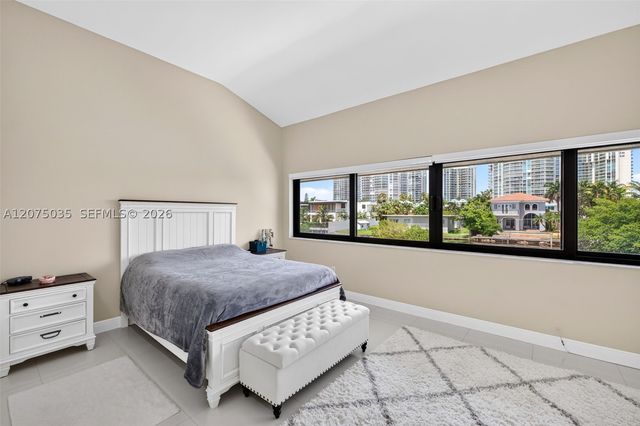 203 Poinciana Dr 103, Sunny Isles Beach, FL 33160