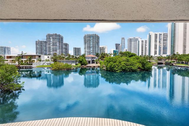 203 Poinciana Dr 103, Sunny Isles Beach, FL 33160