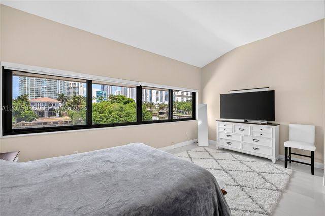 203 Poinciana Dr 103, Sunny Isles Beach, FL 33160