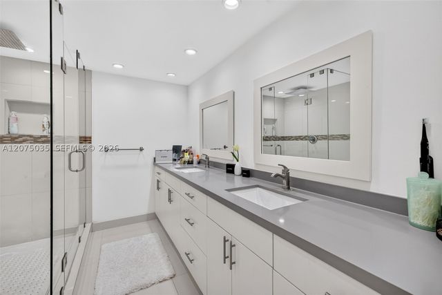 203 Poinciana Dr 103, Sunny Isles Beach, FL 33160