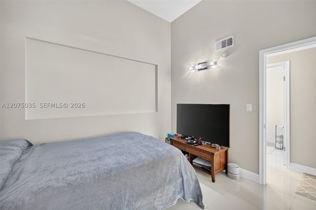 203 Poinciana Dr 103, Sunny Isles Beach, FL 33160