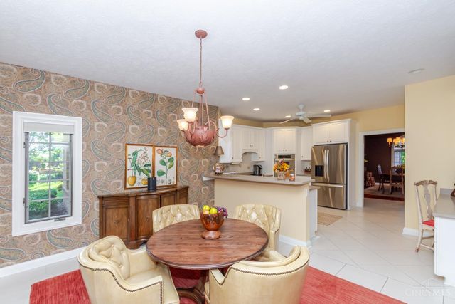 1053 Charter Place, Centerville, OH 45458