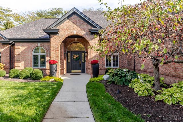 1053 Charter Place, Centerville, OH 45458