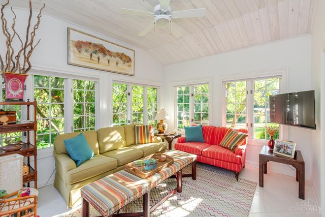 1053 Charter Place, Centerville, OH 45458