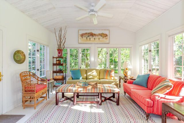 1053 Charter Place, Centerville, OH 45458