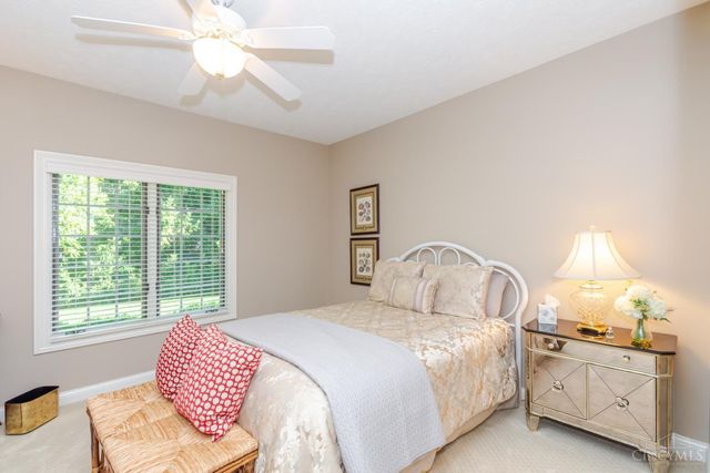 1053 Charter Place, Centerville, OH 45458