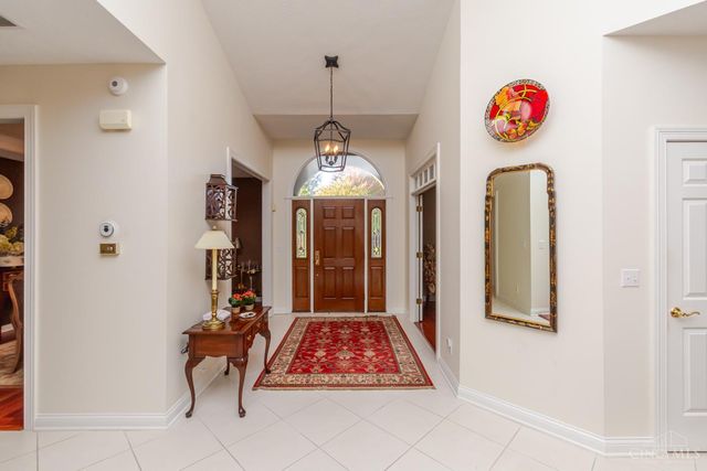 1053 Charter Place, Centerville, OH 45458